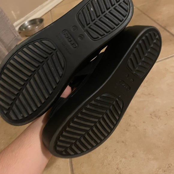 Crocs sandals. - Picture 5 of 6